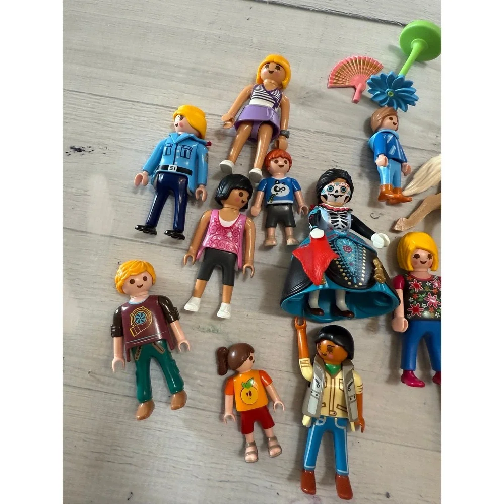Playmobil lot people